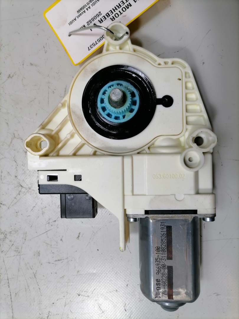 Audi A4 8K B8original Fensterhebermotor vorn links Bj.2010